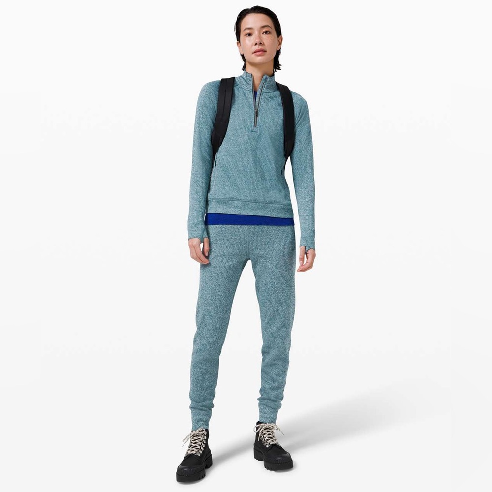 Lulilemon Engineered Warmth Joggers. Submarine/white. Size 8.